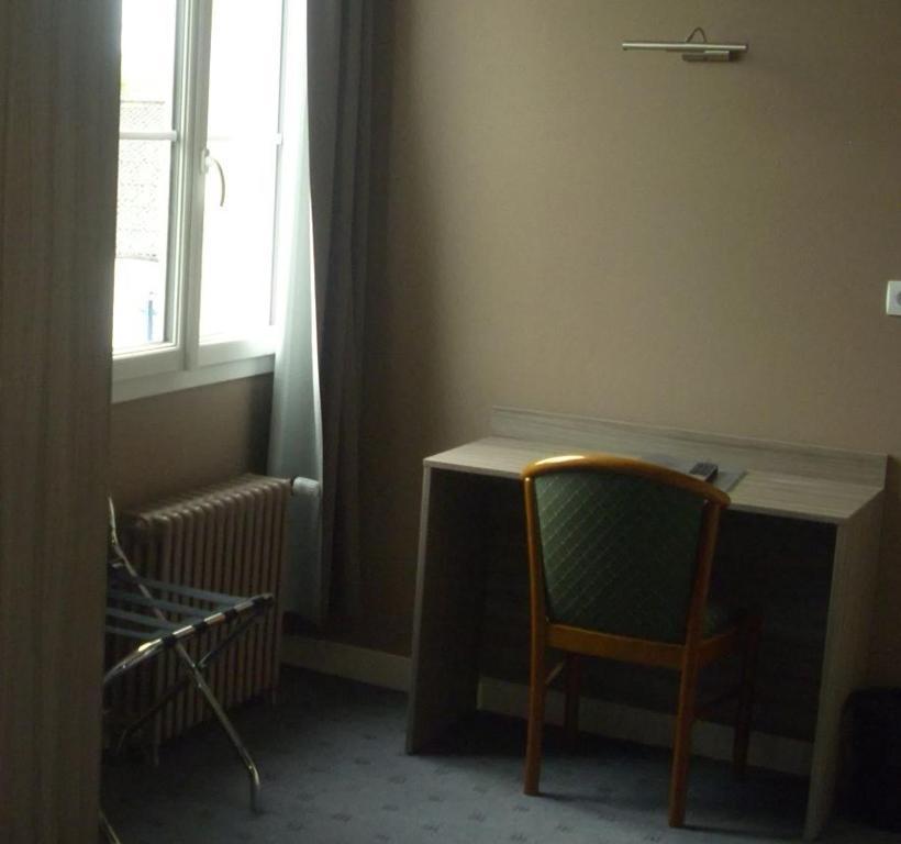 Auberge Du Vieux Chateau Saint-Sauveur-le-Vicomte Quarto foto