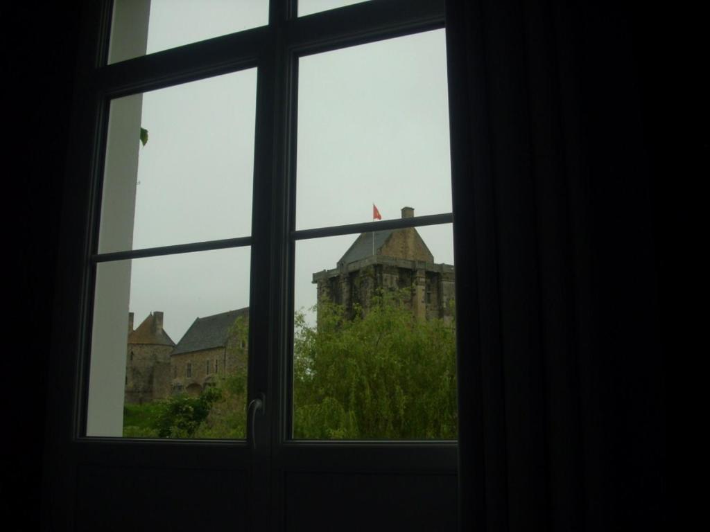 Auberge Du Vieux Chateau Saint-Sauveur-le-Vicomte Quarto foto